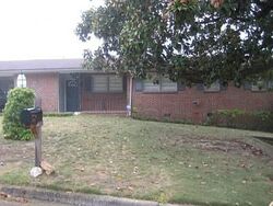 Pre-foreclosure in  23rd Ct Phenix City, AL 36867
