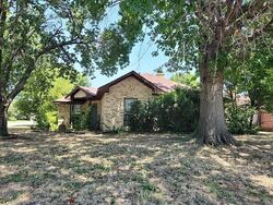Pre-foreclosure in  Pear Tree Pl Denton, TX 76207