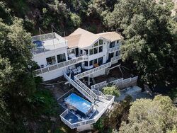  Country Club Dr, Burbank CA