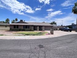 Pre-foreclosure in  W LAURIE LN Glendale, AZ 85302