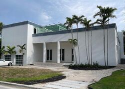 Pre-foreclosure in  Miramar Way West Palm Beach, FL 33405