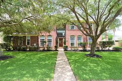 Pre-foreclosure in  BOB WHITE DR Friendswood, TX 77546