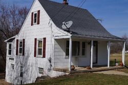 Pre-foreclosure in  Old Nicholson Rd Walton, KY 41094