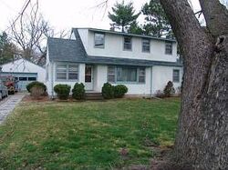 Pre-foreclosure in  Skillman Ave E Saint Paul, MN 55109