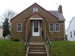  Geranium Ave E, Saint Paul MN