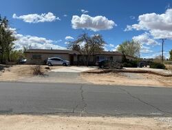 Pre-foreclosure in  Live Oak St Hesperia, CA 92345