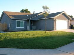Pre-foreclosure in  Macadamia Ave Madera, CA 93637