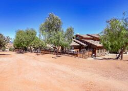 Pre-foreclosure in  Lupine Rd Santa Clarita, CA 91390