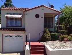 Pre-foreclosure in  Sunkist Dr Oakland, CA 94605