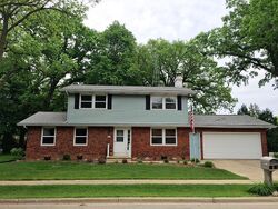 Pre-foreclosure in  Chapman Ave Fond Du Lac, WI 54937