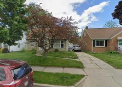  N 94th St, Milwaukee WI