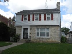 Pre-foreclosure in  N 52nd St Milwaukee, WI 53216