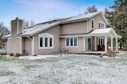 Pre-foreclosure in  Bennett Rd Waukesha, WI 53189