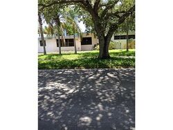 Pre-foreclosure in  N Park Rd Hollywood, FL 33021