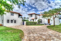 Pre-foreclosure in  N Bayshore Dr Miami, FL 33137