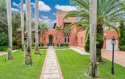 Pre-foreclosure in  SW 100th St Miami, FL 33156