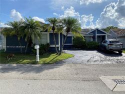 Pre-foreclosure in  SW 100th Ln Miami, FL 33186