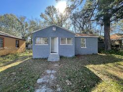 Pre-foreclosure in  Thomas St Jacksonville, FL 32254