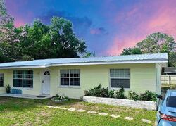 Pre-foreclosure in  Taseschee Dr Sebring, FL 33870