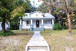Pre-foreclosure in  Osceola Ave Leesburg, FL 34748