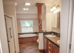 Pre-foreclosure in  Swan Lake Dr Melrose, FL 32666