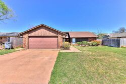 Pre-foreclosure in  SW Drakestone Blvd Lawton, OK 73505