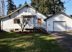 Pre-foreclosure in  SE Bush St Portland, OR 97236