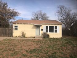 Pre-foreclosure in  39th St Lubbock, TX 79413