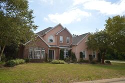 Pre-foreclosure in  Magnolia Harbor Dr Navarre, FL 32566
