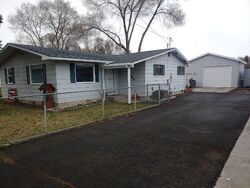 Pre-foreclosure in  Winter Ave Klamath Falls, OR 97603