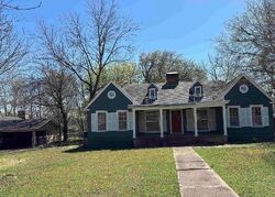  W Jackson St, Clarksville TX