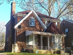 Pre-foreclosure in  Prevost St Detroit, MI 48227