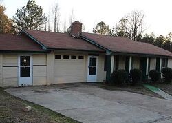 Pre-foreclosure in  Cunningham Rd Holly Springs, MS 38635