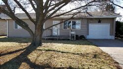  E 7th St, Lexington NE