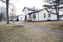  E James St, Forrest IL