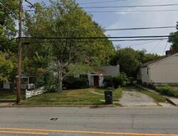 Pre-foreclosure in  S Oakland Ave Carbondale, IL 62901