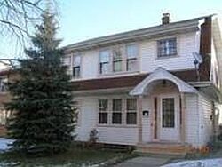 Pre-foreclosure in  Blaine Ave Racine, WI 53405