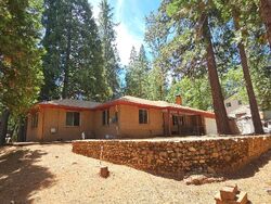 Pre-foreclosure in  Estralita Dr Sonora, CA 95370