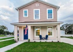 Pre-foreclosure in  Carolyn Dr Lakeland, FL 33803