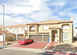 Pre-foreclosure in  CAMPUS OAKS CT Las Vegas, NV 89183
