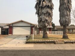 Pre-foreclosure in  FLAUM CT Sacramento, CA 95823