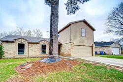 Pre-foreclosure in  AZURE SKY DR Spring, TX 77373