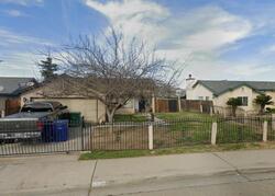 Pre-foreclosure in  Walnut St Selma, CA 93662
