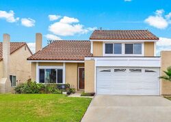 Pre-foreclosure in  N DARFIELD AVE Covina, CA 91724