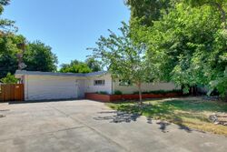 Pre-foreclosure in  Los Molinos Way Sacramento, CA 95864