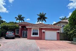 Pre-foreclosure in  SW 95th Ln Miami, FL 33196