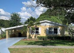 Pre-foreclosure in  N Anoka Ave Avon Park, FL 33825