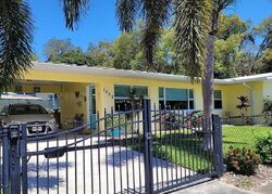 Pre-foreclosure in  Taseschee Dr Sebring, FL 33870