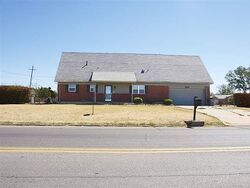 Pre-foreclosure in  SE 45th St Lawton, OK 73501
