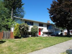 Pre-foreclosure in  SE Atherton Ave Gresham, OR 97080